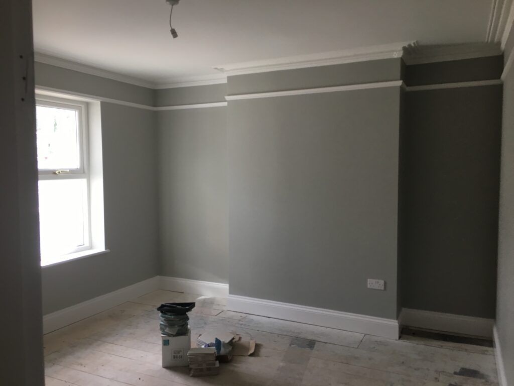 Freshly painted room image